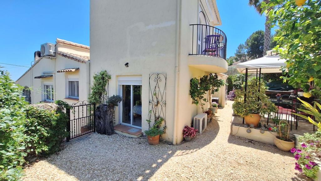6 bed villa in Orba