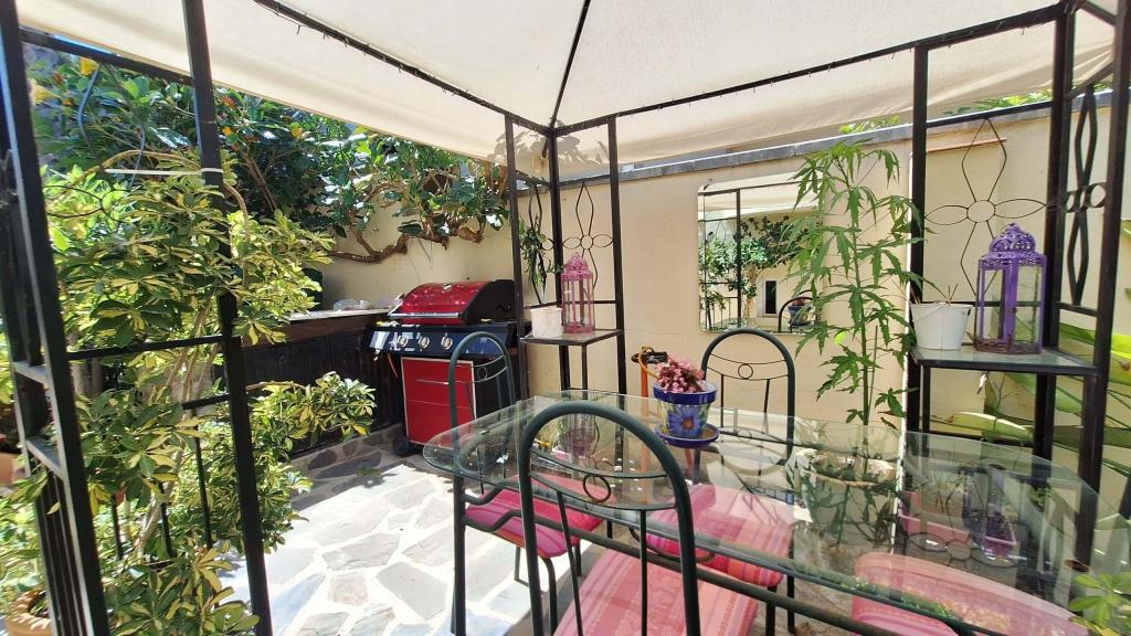 6 bed villa in Orba