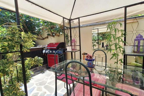 6 bed villa in Orba