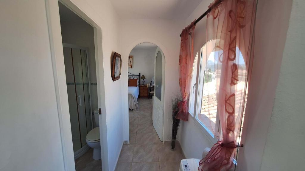 6 bed villa in Orba
