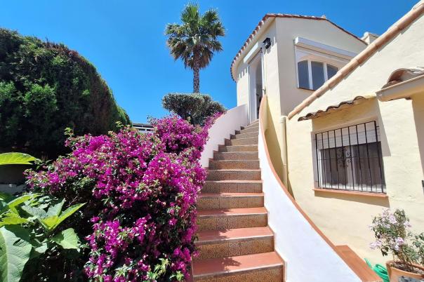6 bed villa in Orba