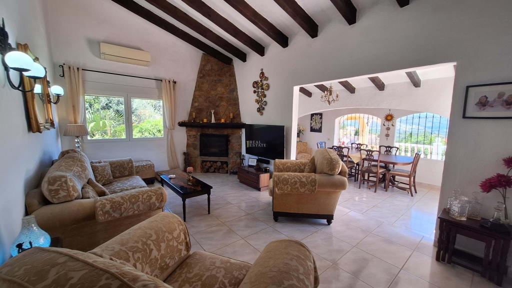 6 bed villa in Orba