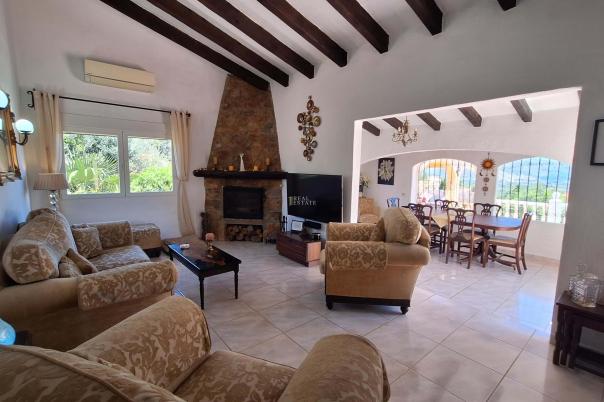 6 bed villa in Orba