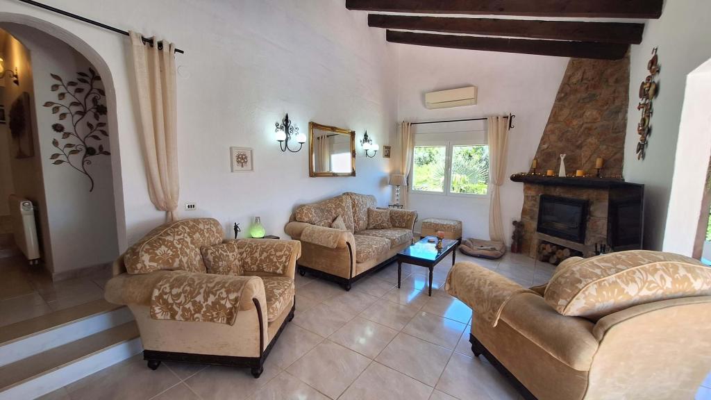 6 bed villa in Orba