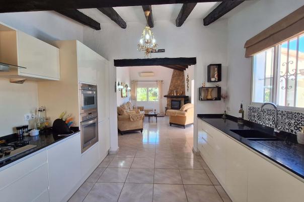 6 bed villa in Orba