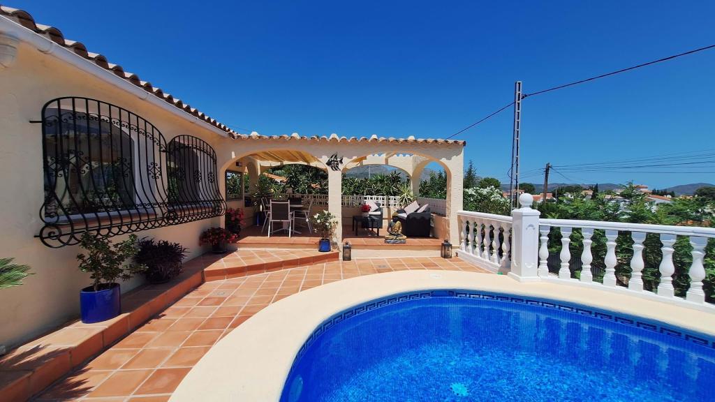 6 bed villa in Orba