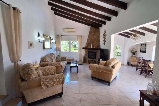 6 bed villa in Orba