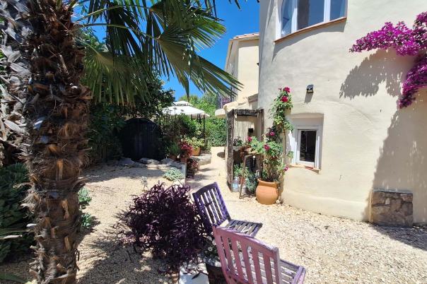 6 bed villa in Orba