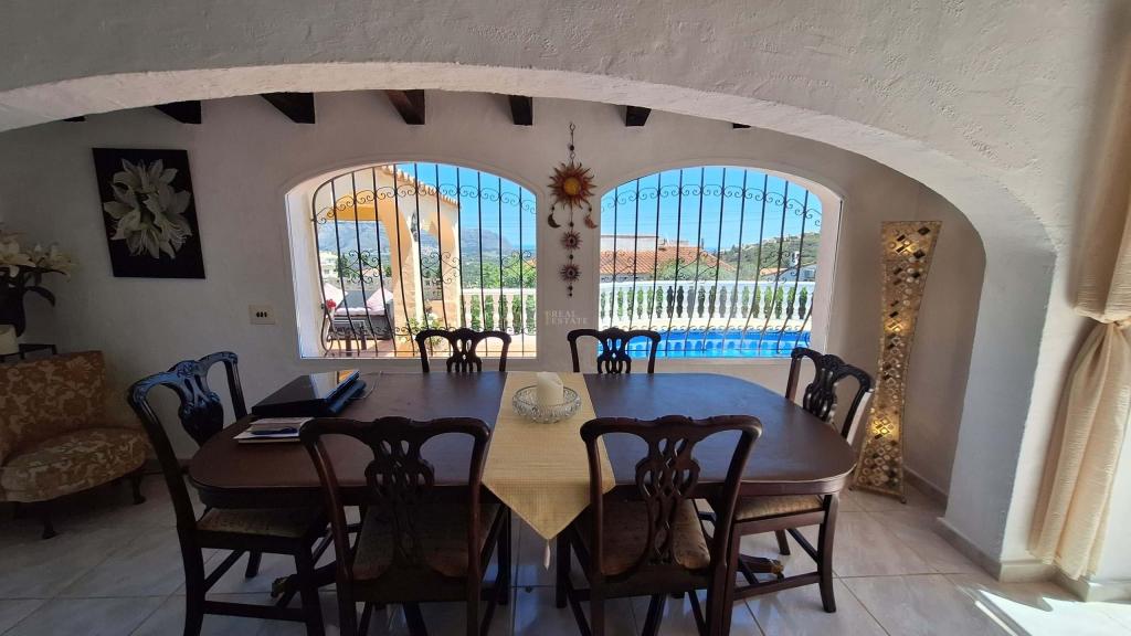 6 bed villa in Orba