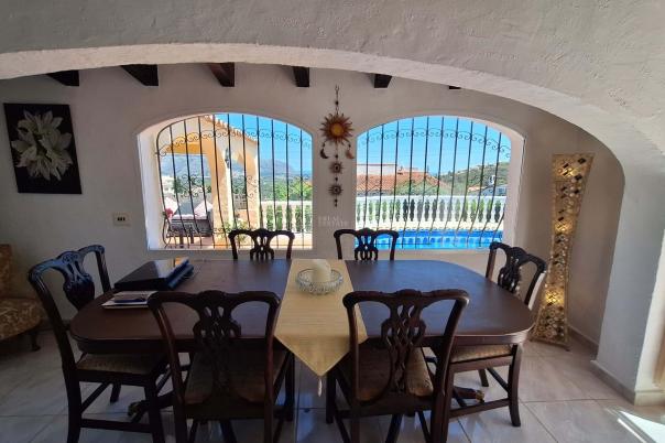 6 bed villa in Orba