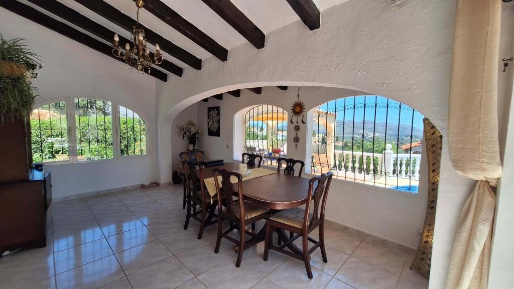 6 bed villa in Orba