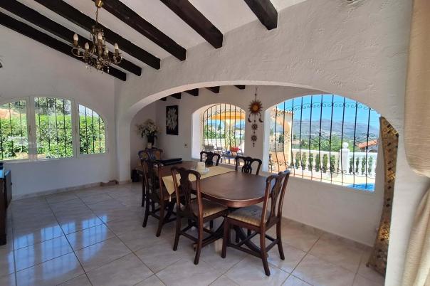 6 bed villa in Orba