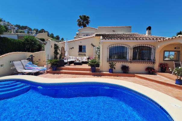 6 bed villa in Orba