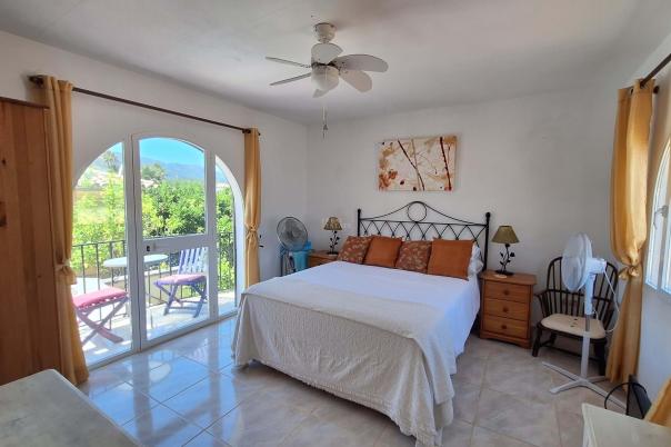 6 bed villa in Orba