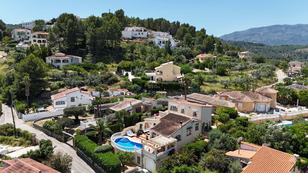 6 bed villa in Orba