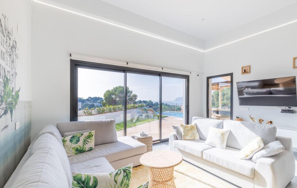 9 bed villas in Moraira