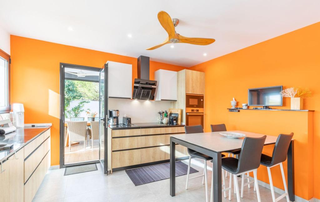 9 bed villas in Moraira