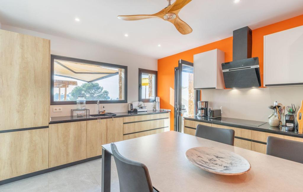 9 bed villas in Moraira
