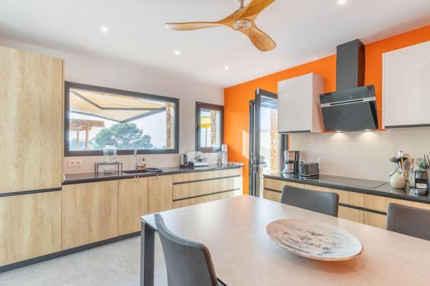 9 bed villas in Moraira