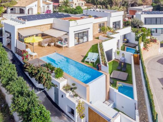 9 bed villas in Moraira
