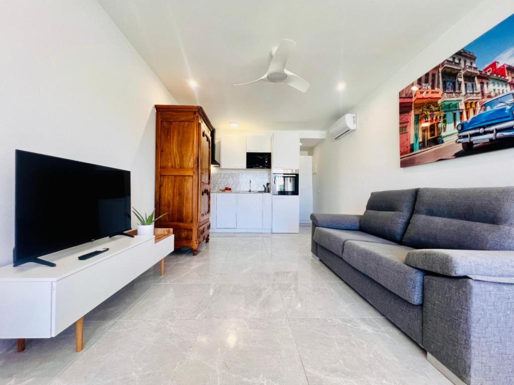 9 bed villas in Moraira