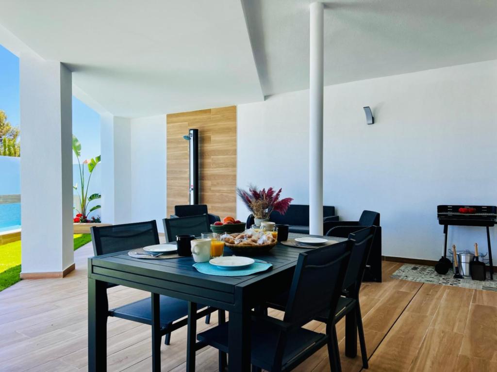 9 bed villas in Moraira