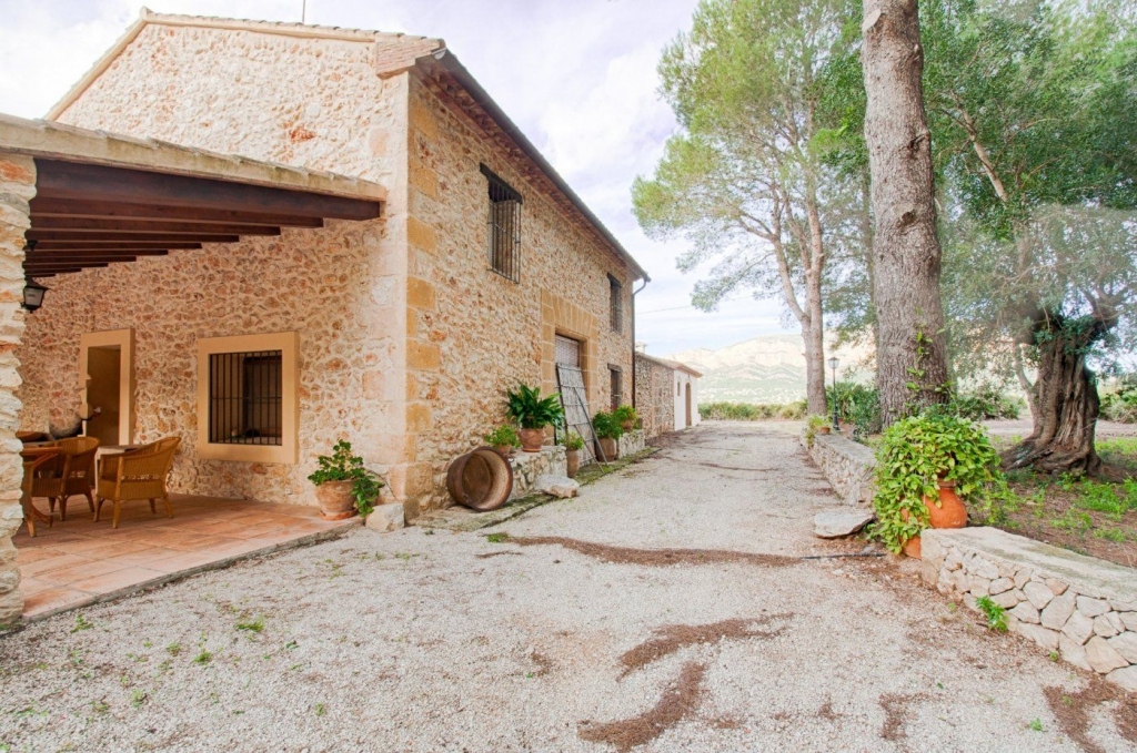 4 bed finca in Gata de Gorgos