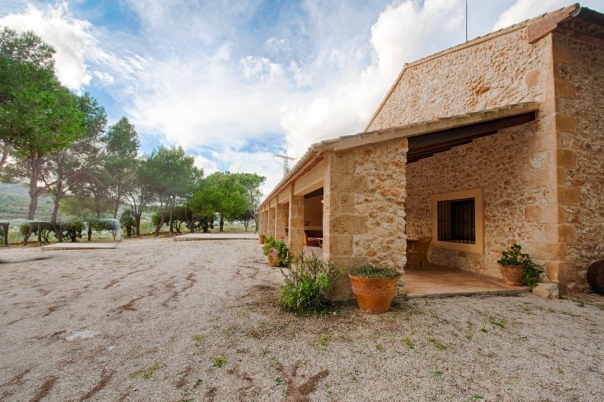 4 bed finca in Gata de Gorgos