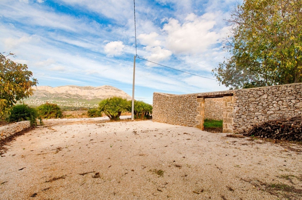 4 bed finca in Gata de Gorgos