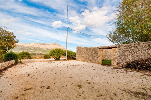 4 bed finca in Gata de Gorgos