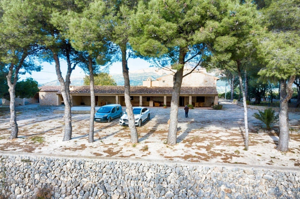 4 bed finca in Gata de Gorgos