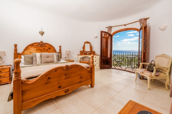 4 bed villa in Moraira