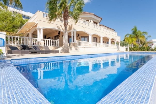 5 bed villa in Calpe