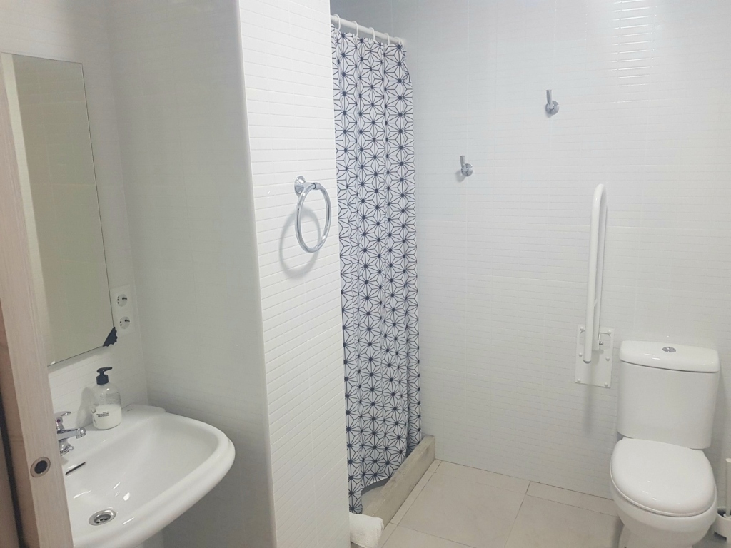4 bed hotel in Calp