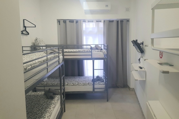 4 bed hotel in Calp