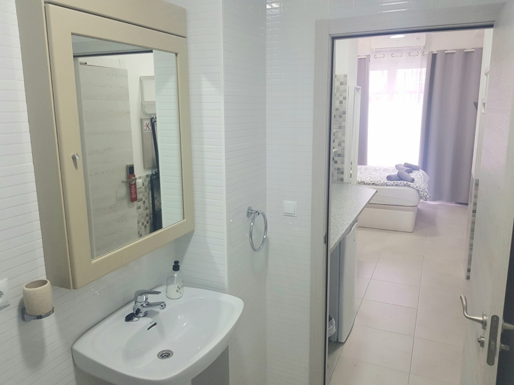 4 bed hotel in Calp