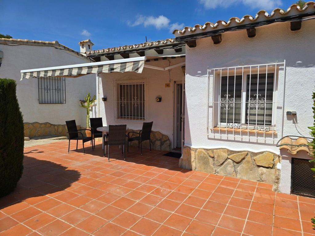 2 bed bungalow in Moraira