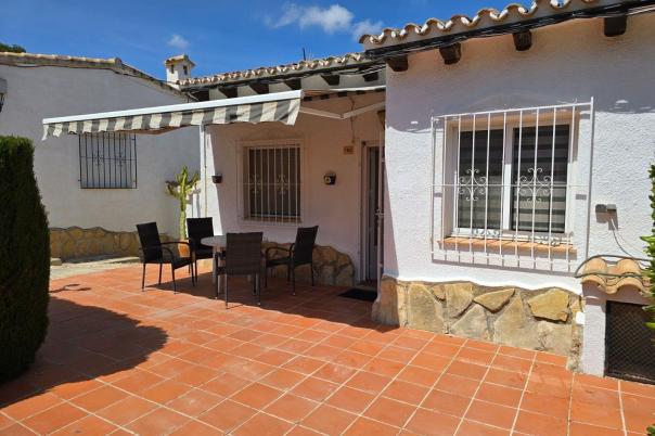 2 bed bungalow in Moraira