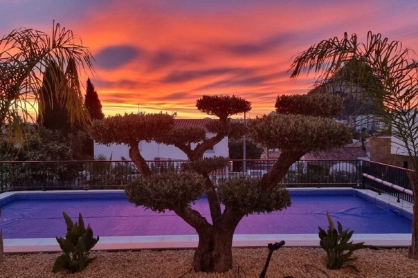 6 bed casa / chalet in Calpe / Calp