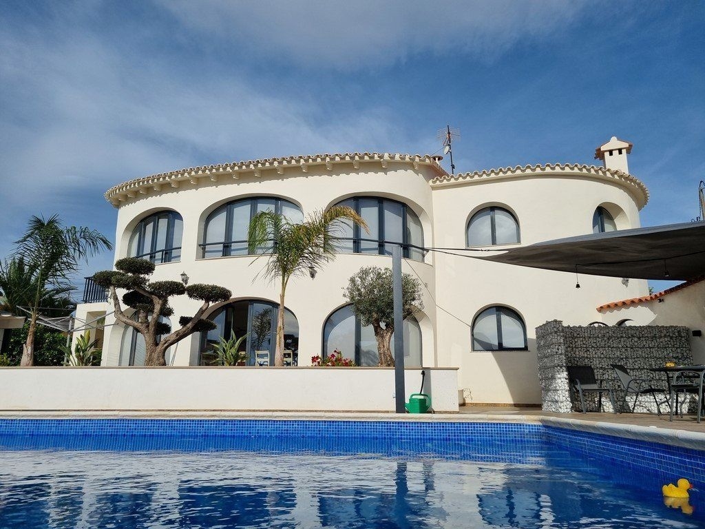 6 bed casa / chalet in Calpe / Calp