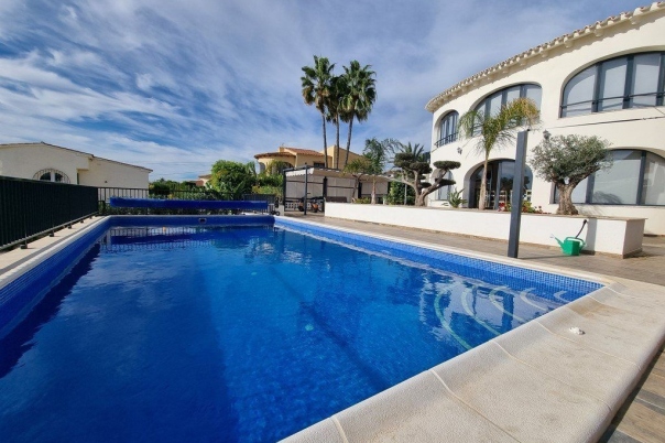 6 bed casa / chalet in Calpe / Calp
