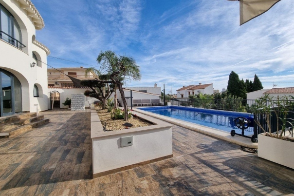 6 bed casa / chalet in Calpe / Calp