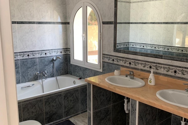 4 bed villa in Calp
