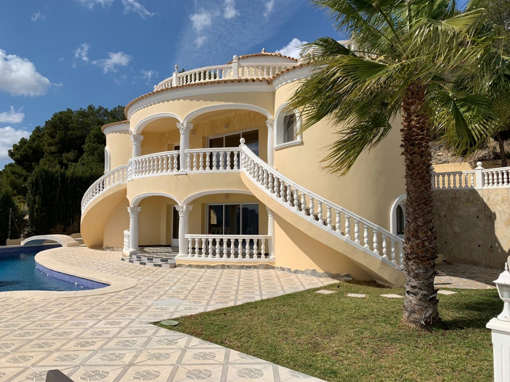 4 bed villa in Calp