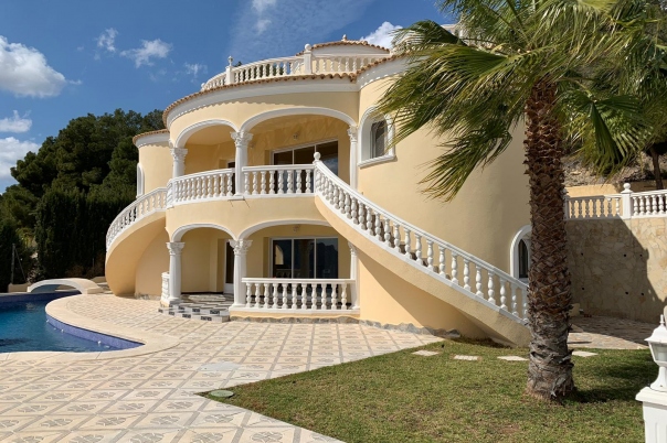 4 bed villa in Calp