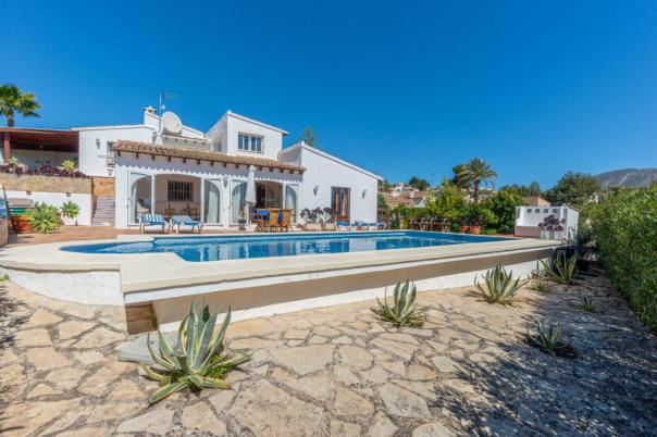 4 bed villas in Moraira