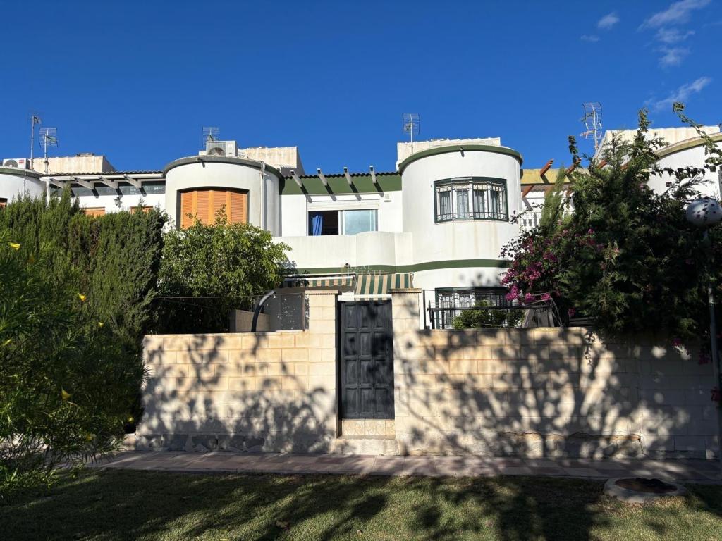 5 bed townhouse in Campello (el)