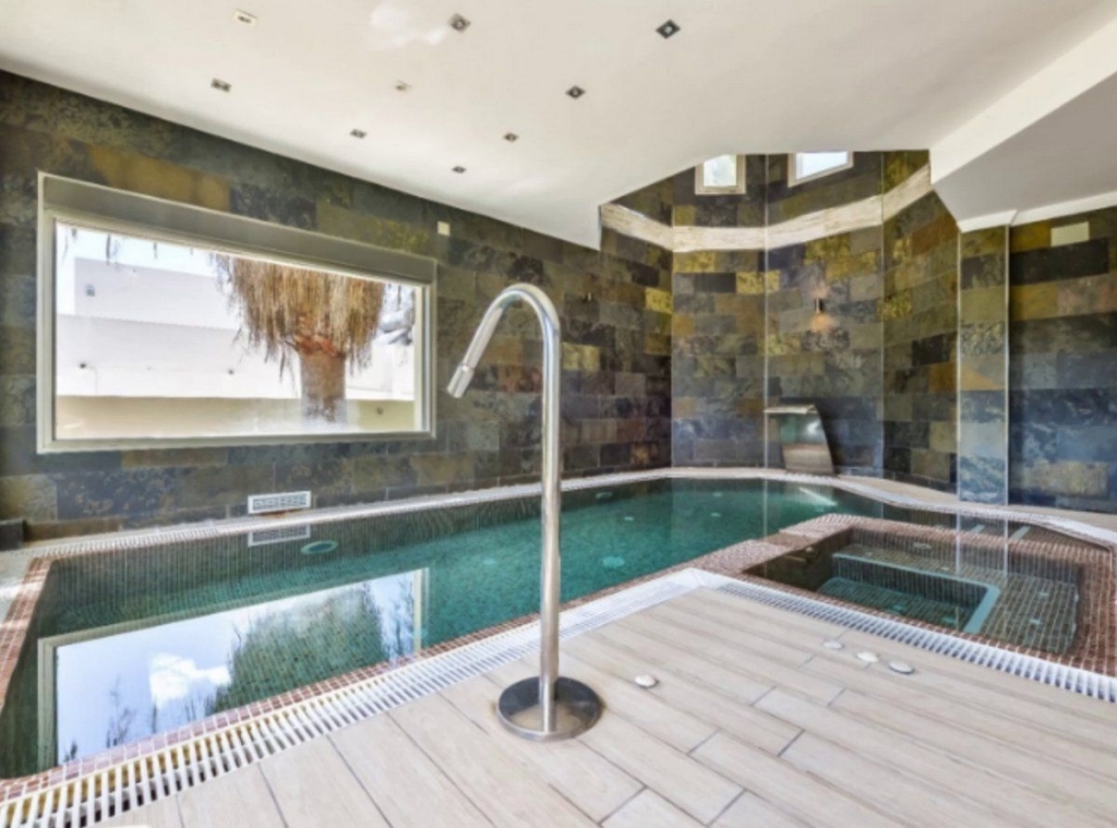 6 bed casa / chalet in Benissa