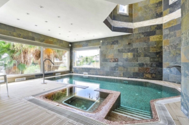6 bed casa / chalet in Benissa