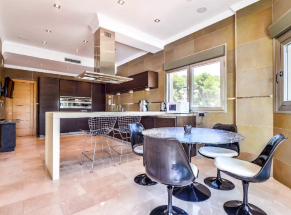 6 bed casa / chalet in Benissa